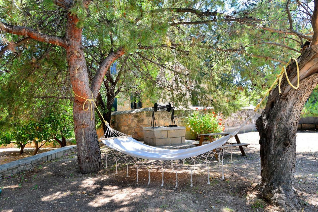 Pyrgos Ralli Estate Guesthouse Aegina Eksteriør billede